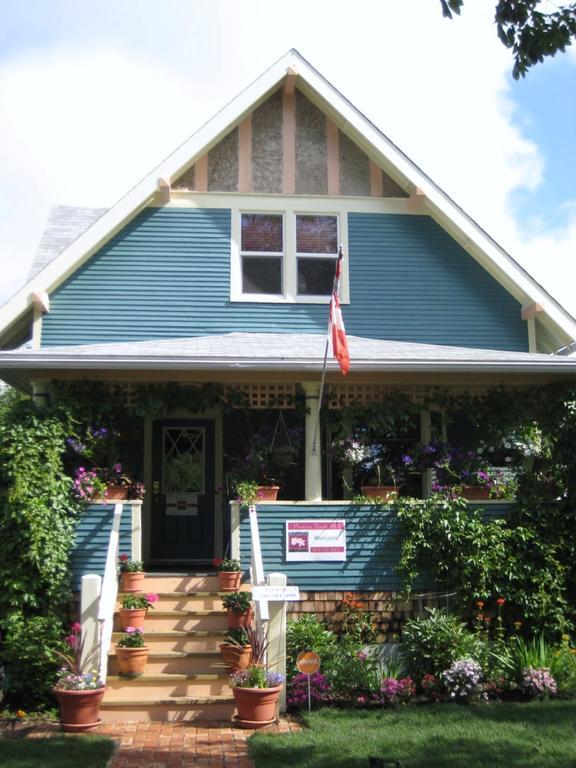 Phoenix House B&B Stettler Exteriér fotografie