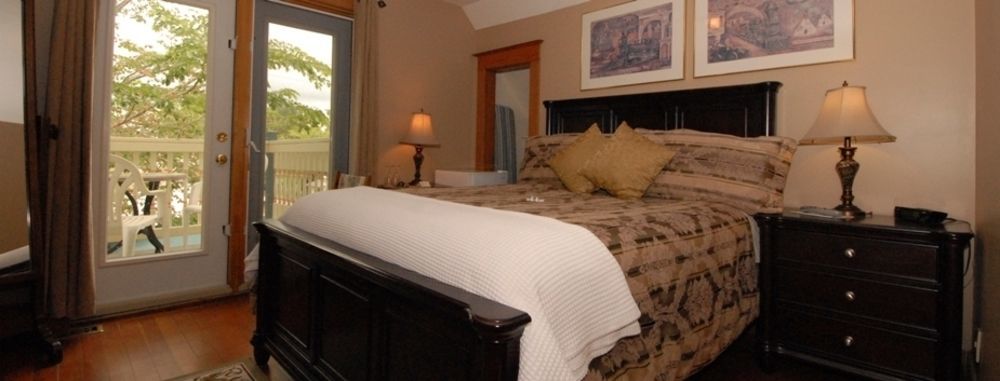 Phoenix House B&B Stettler Exteriér fotografie