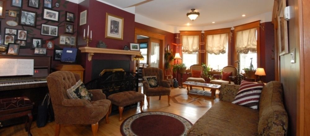 Phoenix House B&B Stettler Exteriér fotografie